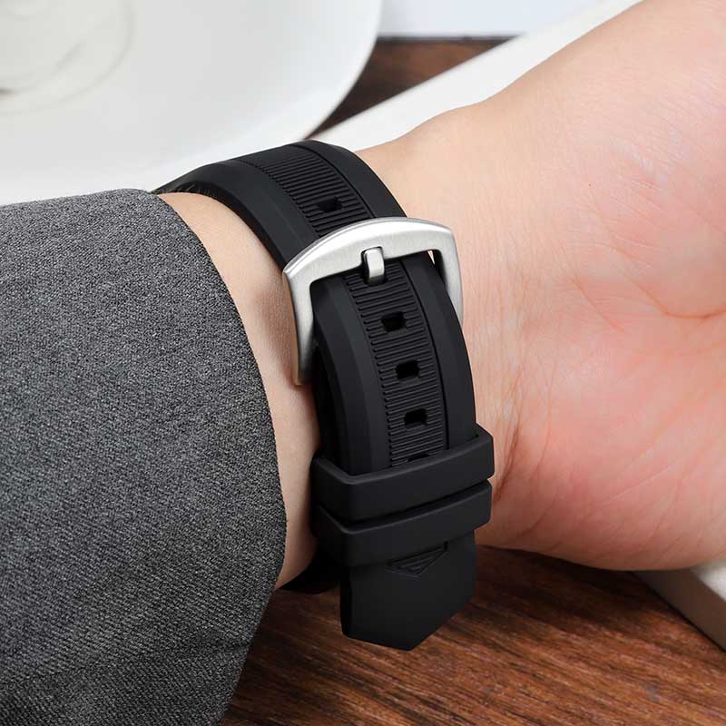 Notched silicone rubber watch  - Rubber Strap Diver review and price